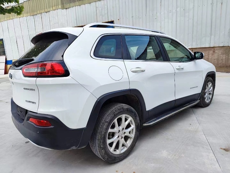 菏澤19年Jeep自由光7
