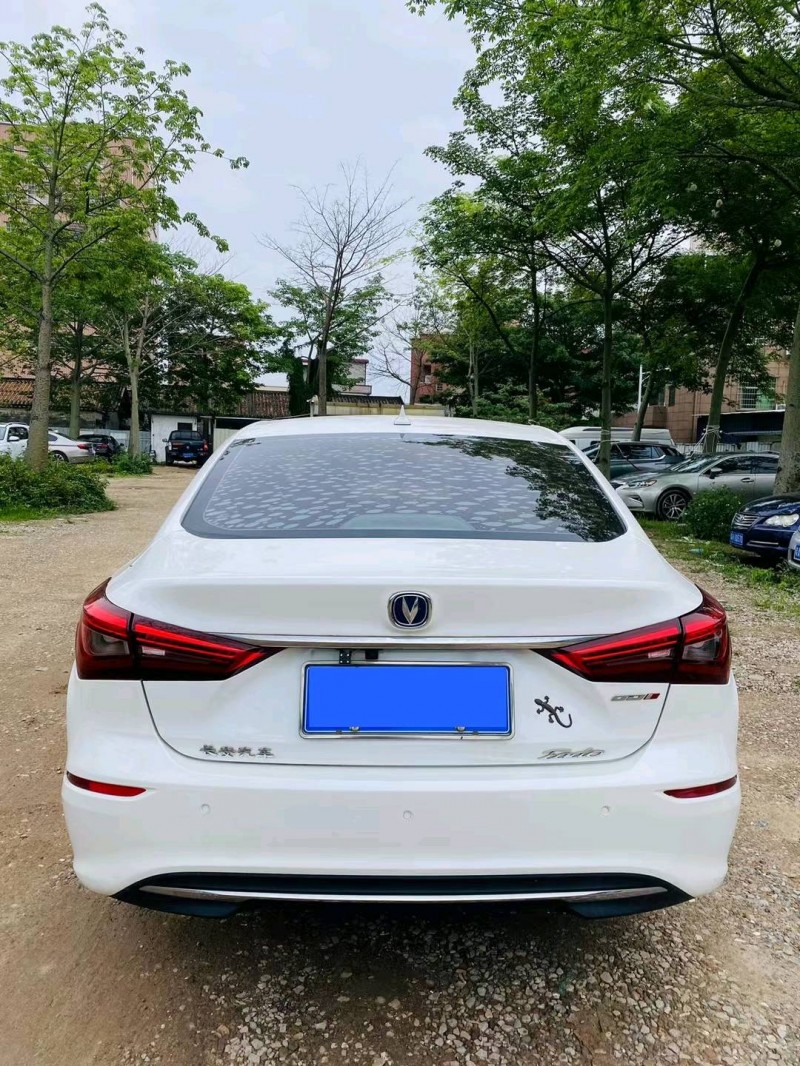 广州18年长安汽车逸动9