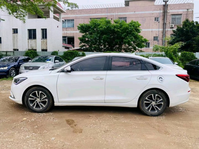 广州18年长安汽车逸动8