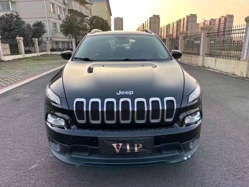 台州16年Jeep自由光1