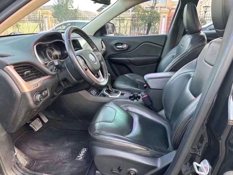 台州16年Jeep自由光7