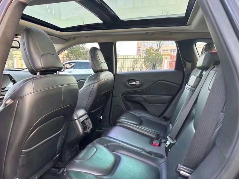 台州16年Jeep自由光8