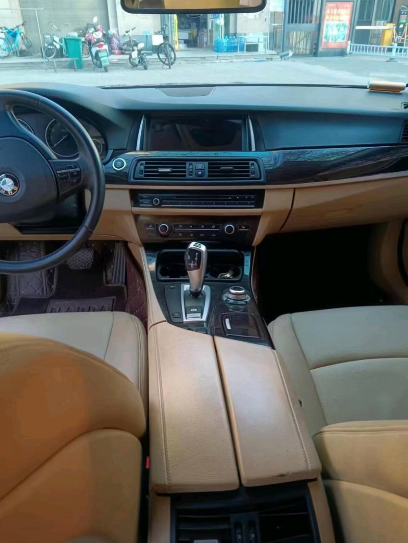 济南12年宝马5系4