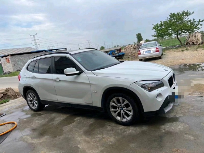 济南11年宝马X12