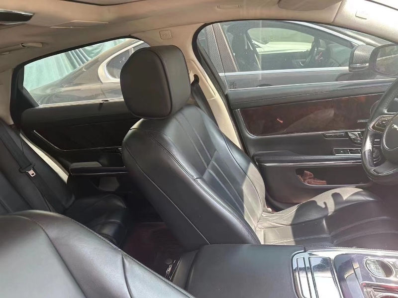 黔西南13年捷豹XJL4