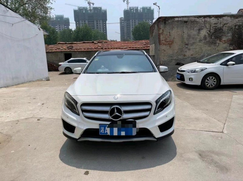 青岛16年奔驰GLA1