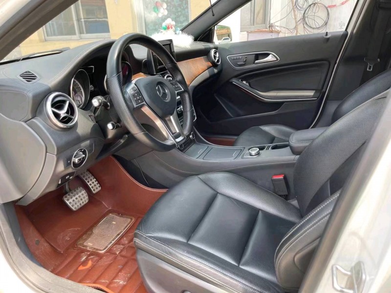 青岛16年奔驰GLA5