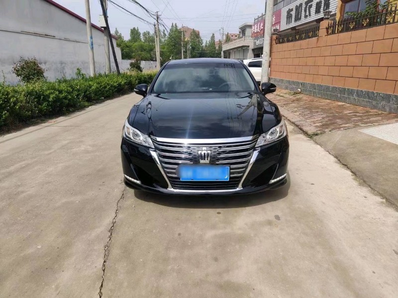 廊坊16年丰田皇冠1