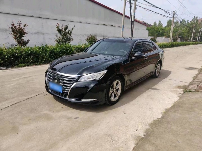 廊坊16年丰田皇冠2