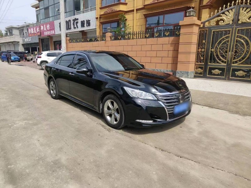 廊坊16年丰田皇冠3