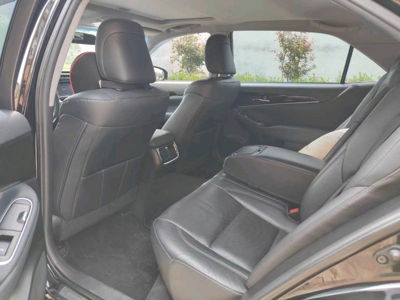 廊坊16年丰田皇冠7