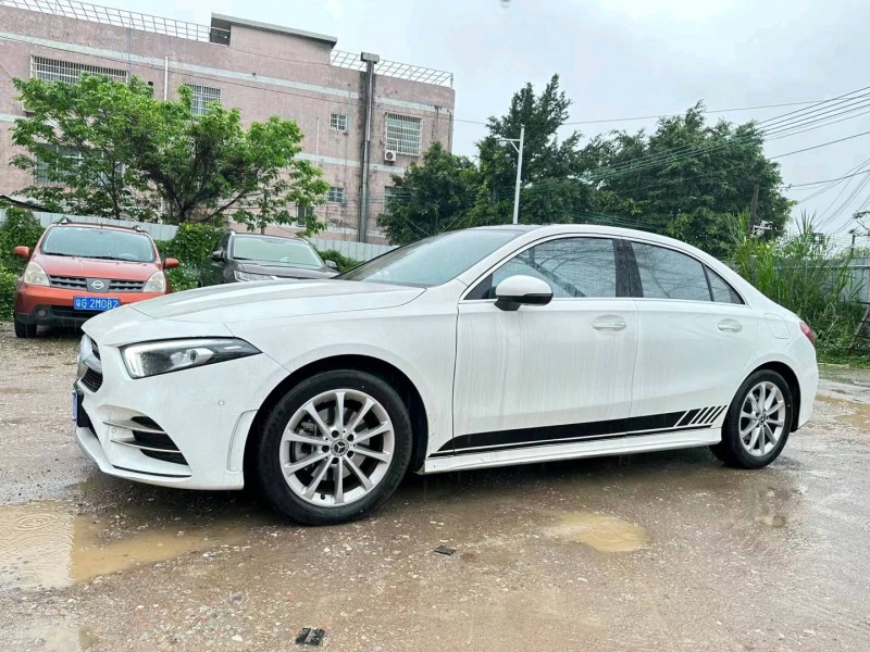 广州21年奔驰A2