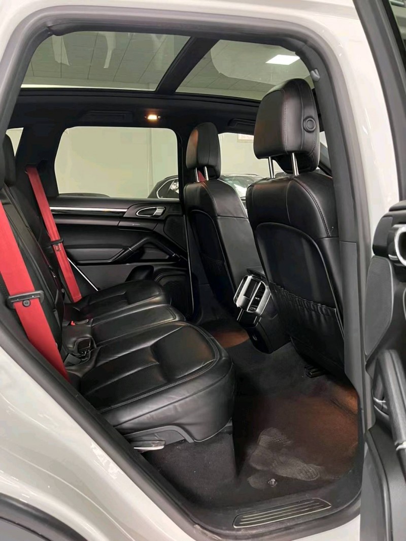 廊坊18年保时捷卡宴6