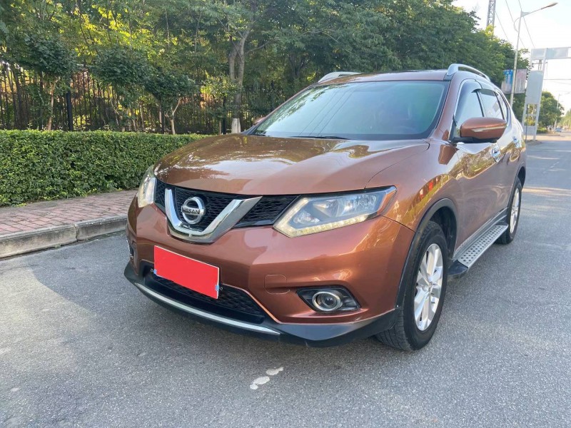 南陽15年日產奇駿8