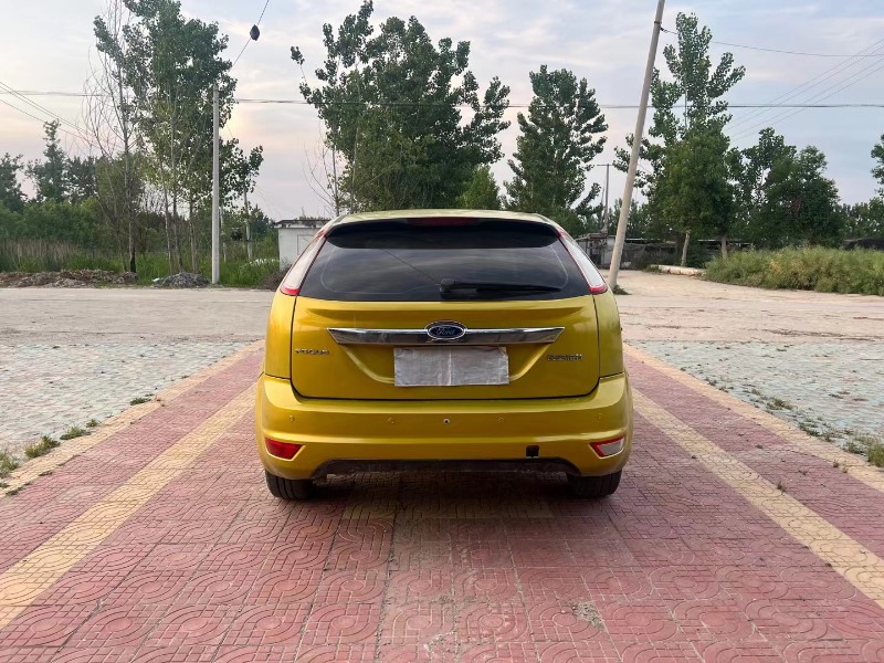 徐州13年福特福克斯8