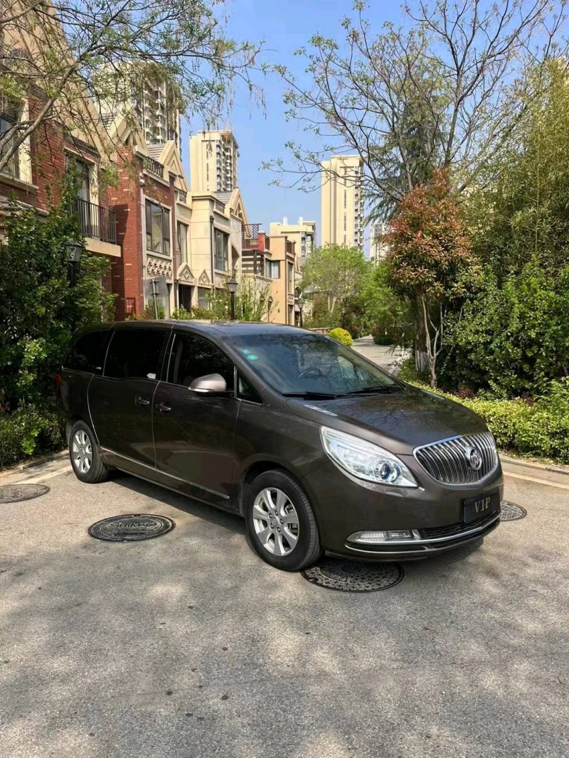 青岛15年别克GL82