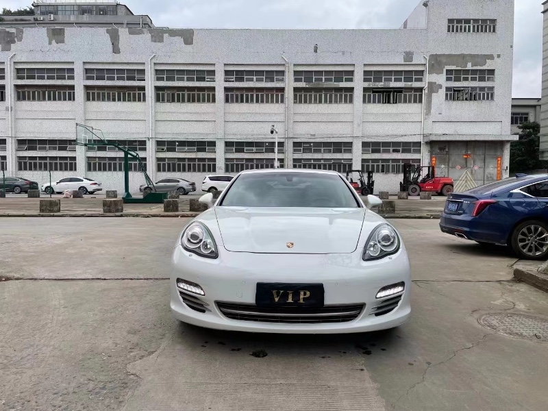东莞13年保时捷帕拉梅拉1