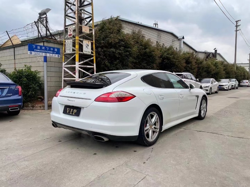 东莞13年保时捷帕拉梅拉4