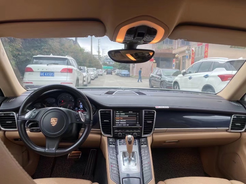 东莞13年保时捷帕拉梅拉7