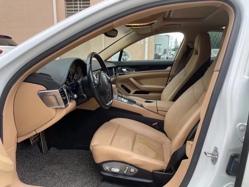 东莞13年保时捷帕拉梅拉8