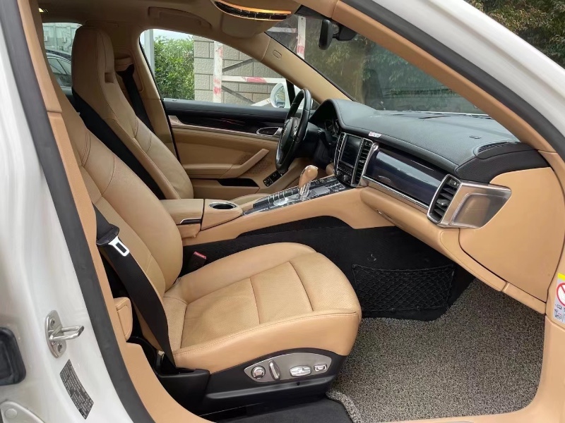 东莞13年保时捷帕拉梅拉9