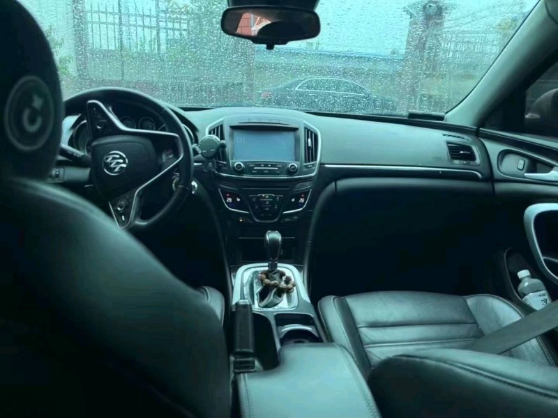 徐州14年别克君威9