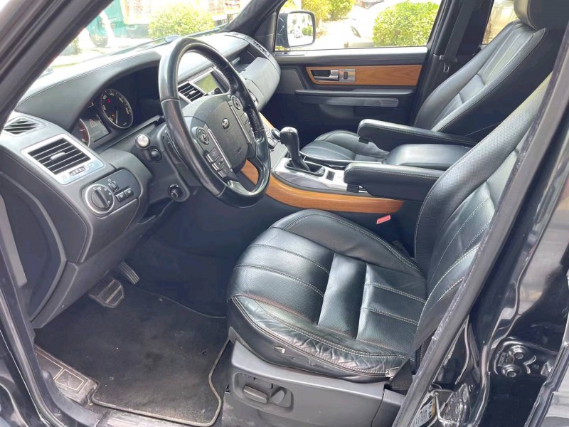 青岛13年路虎揽胜运动4