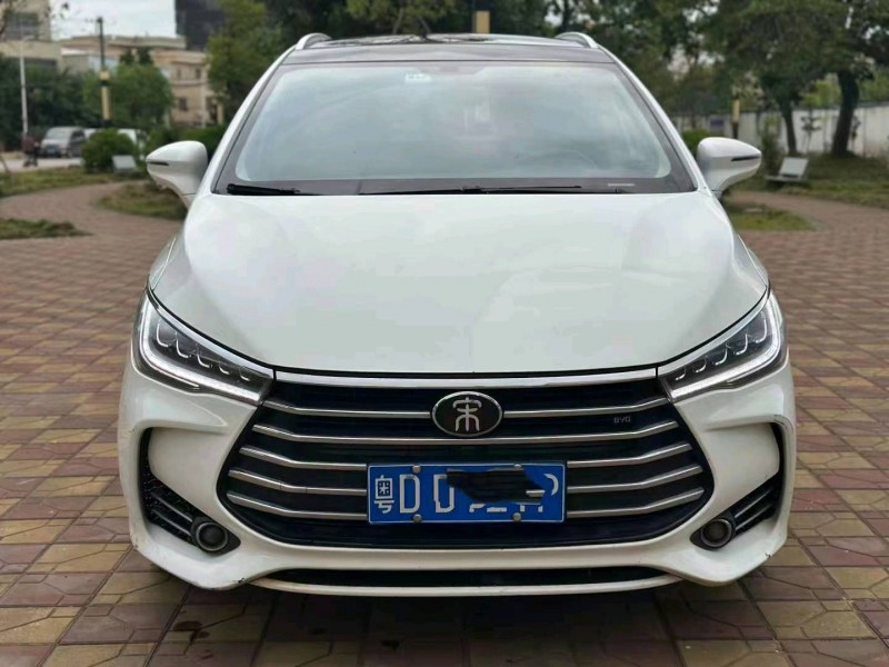 深圳17年比亚迪宋MAX1