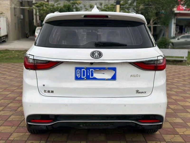 深圳17年比亚迪宋MAX2