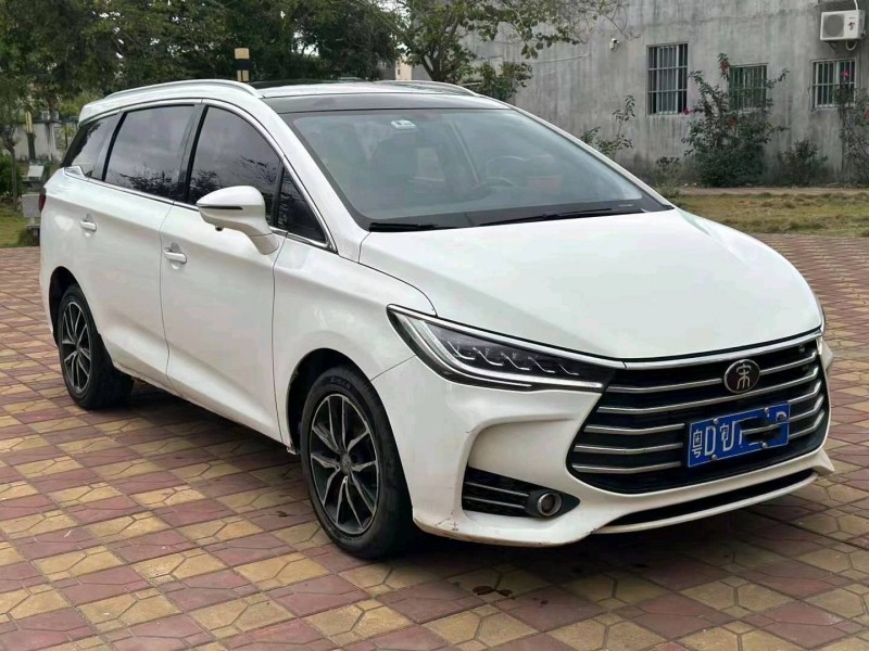 深圳17年比亚迪宋MAX3