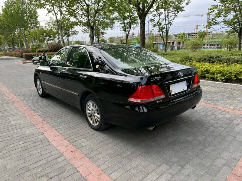 徐州06年丰田皇冠3