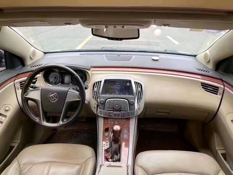 成都13年别克君越4