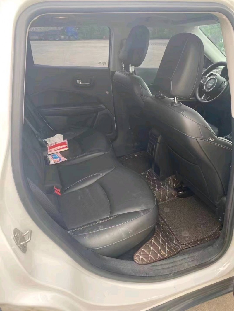 青岛19年Jeep指南者9