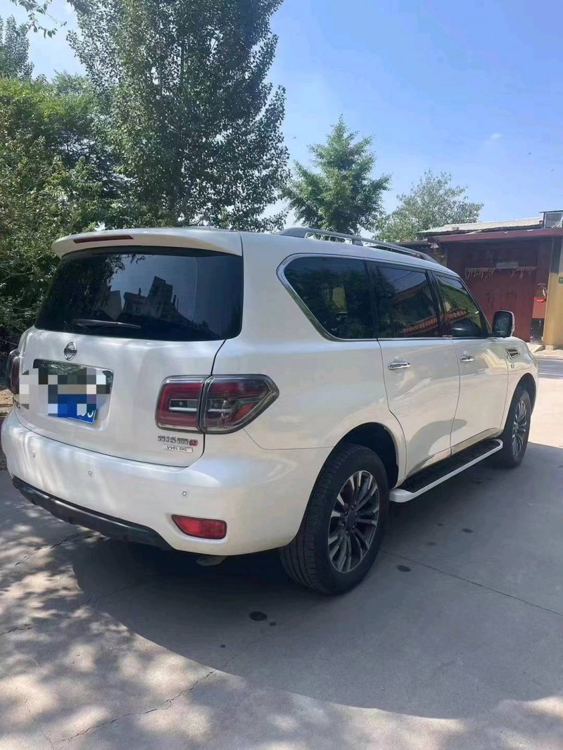 青岛17年日产途乐4