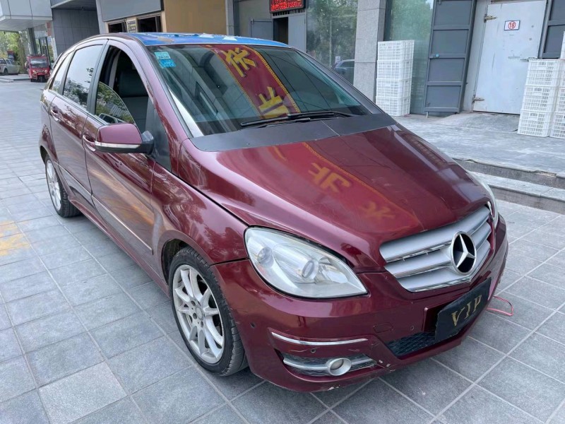 青岛11年奔驰B9