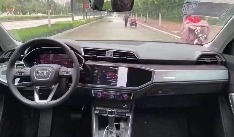 成都21年奥迪Q33