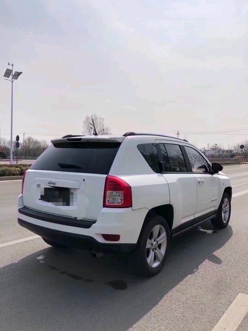 枣庄12年Jeep指南者9