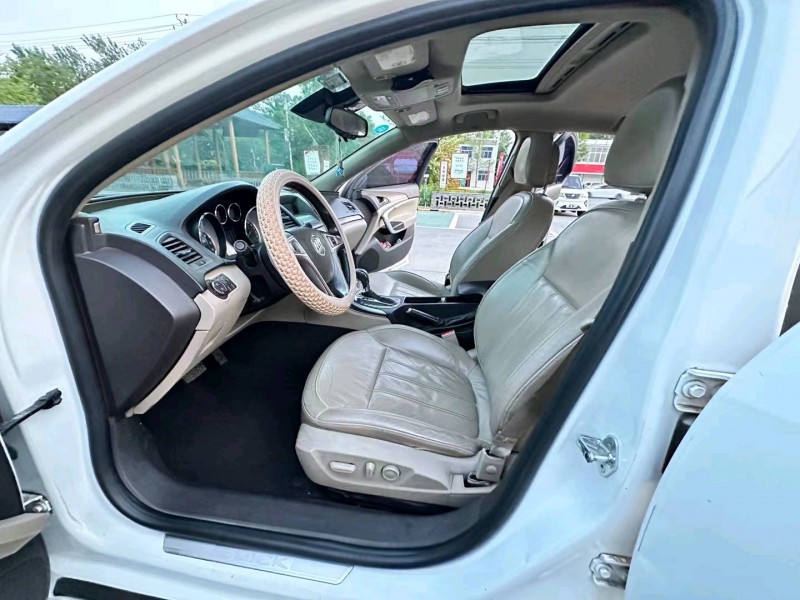 徐州12年别克君威6