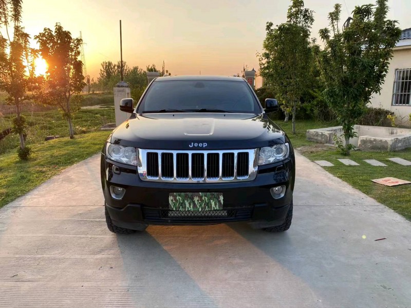 徐州12年Jeep大切诺基1