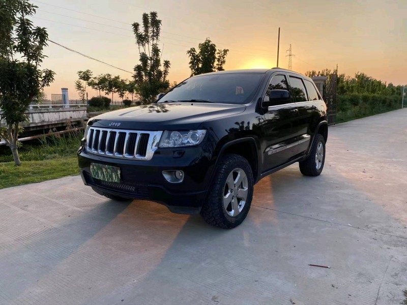 徐州12年Jeep大切诺基2