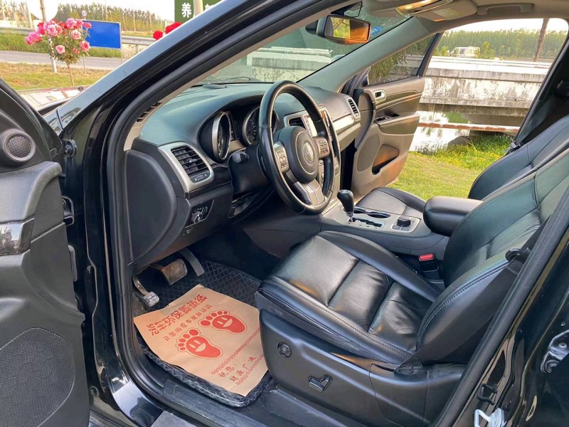 徐州12年Jeep大切诺基3