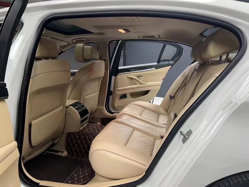 成都12年宝马5系8