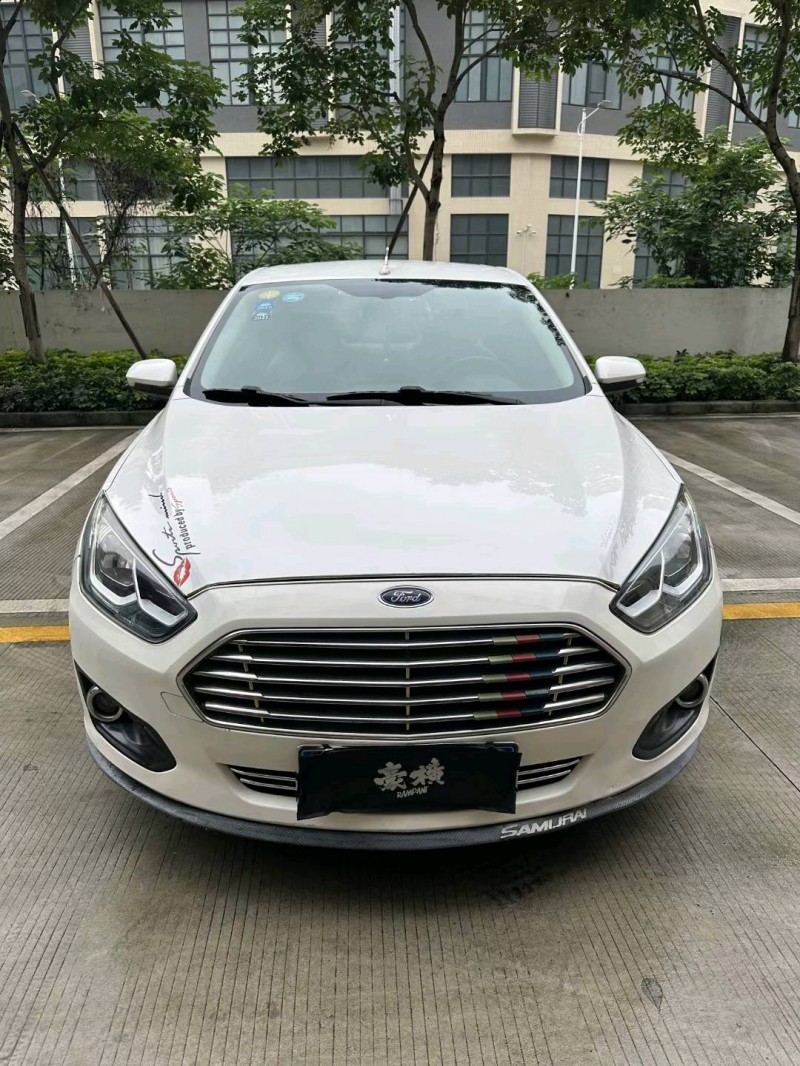 广州15年福特福睿斯1