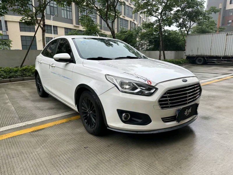 广州15年福特福睿斯2