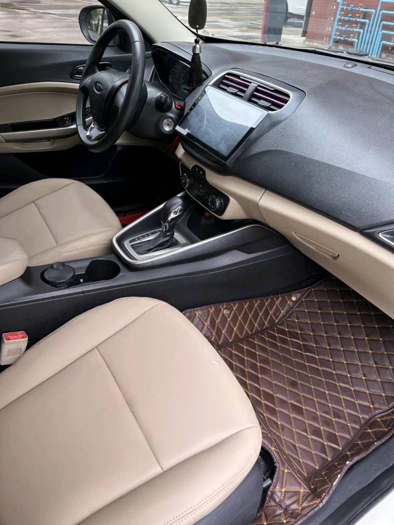 广州15年福特福睿斯7