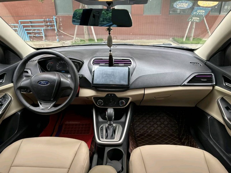 广州15年福特福睿斯6