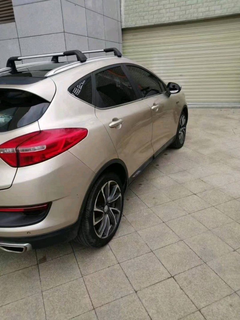 成都17年吉利帝豪GS5