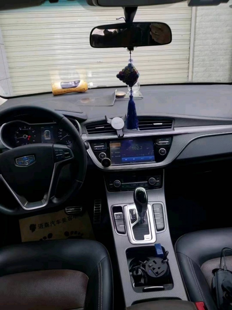 成都17年吉利帝豪GS9