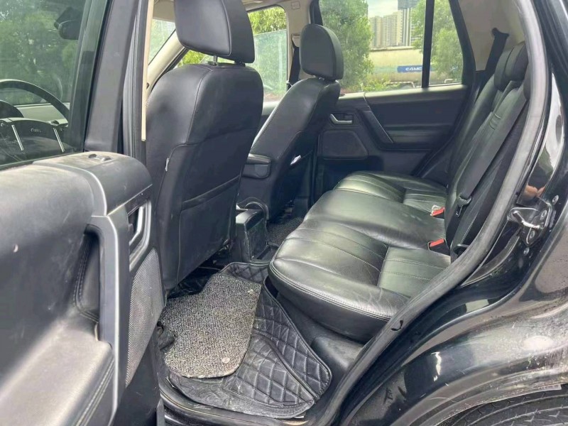 重庆13年路虎神行者8