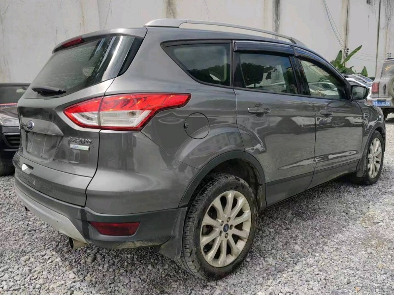 重庆13年福特翼虎5